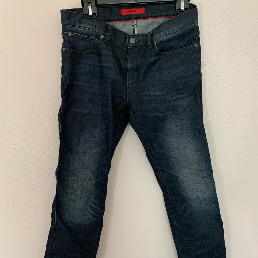 HUGO Blue Jeans.